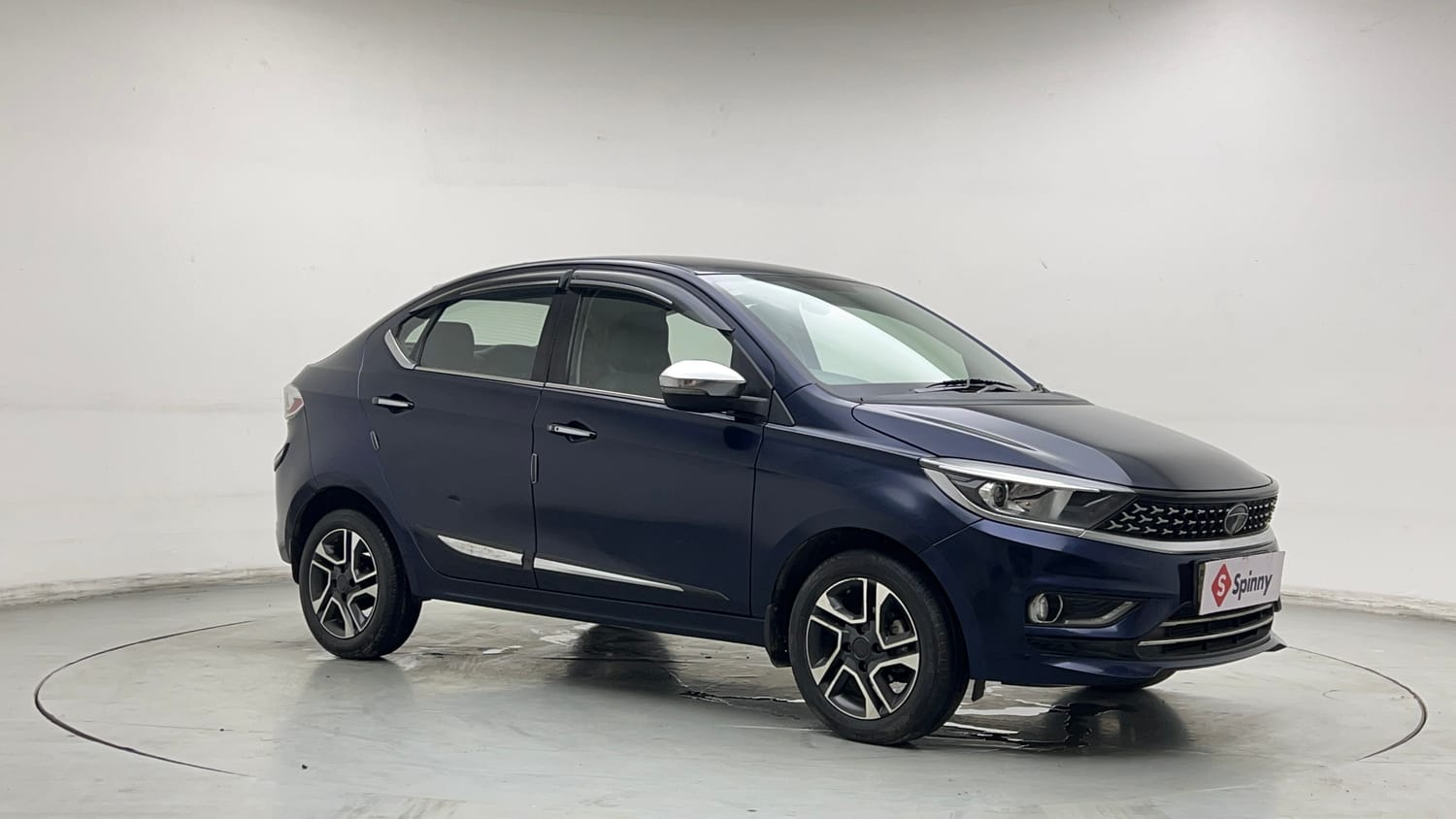 Used 2021 Tata Tigor XZ Plus Petrol Manual exterior RIGHT FRONT CORNER VIEW