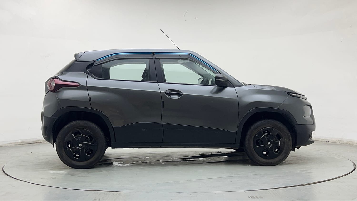 Used 2022 Tata Punch Pure MT Petrol Manual exterior RIGHT SIDE VIEW