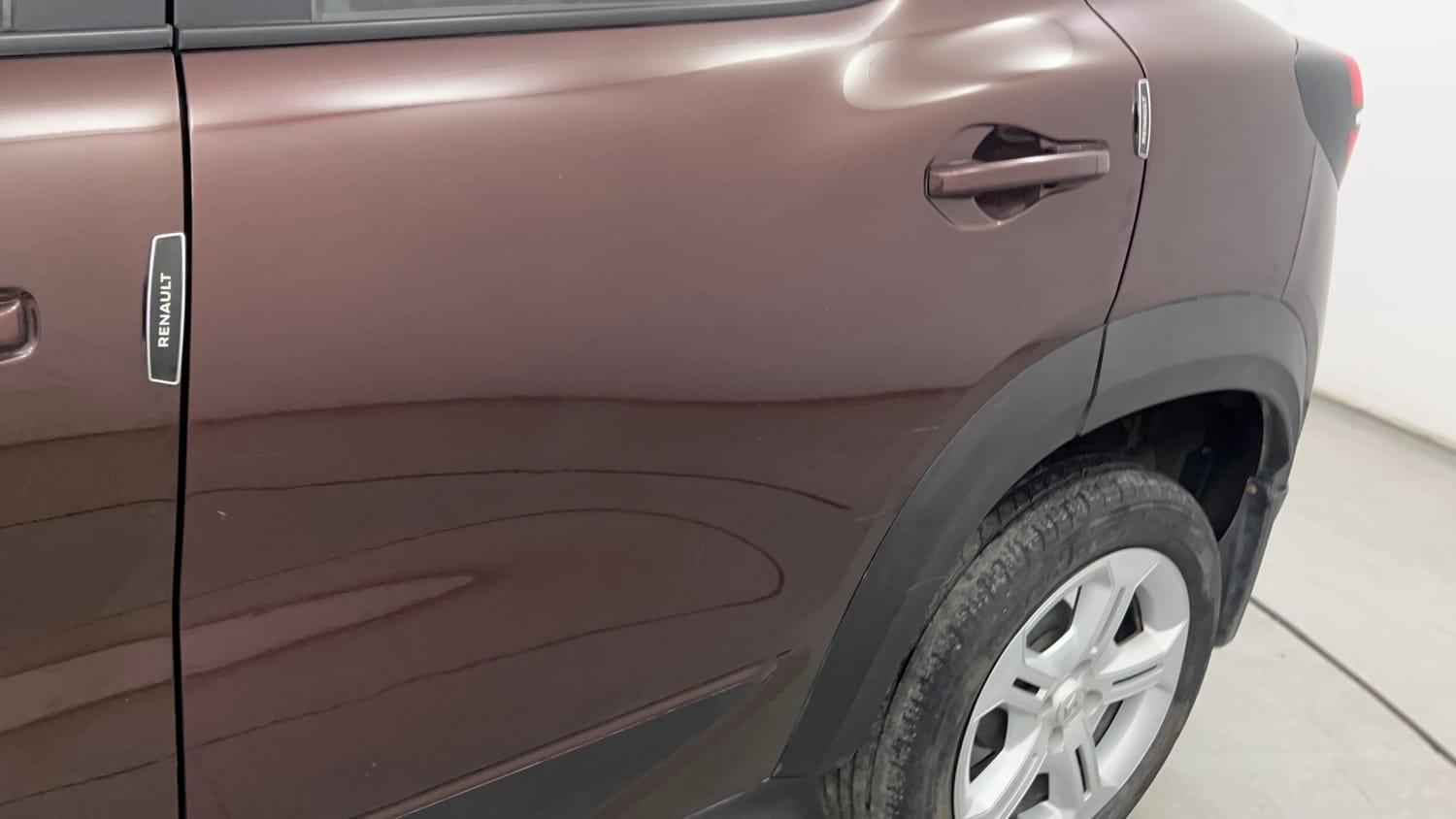Used 2021 Renault Kiger RXT Turbo CVT Petrol Automatic dents MINOR DENT