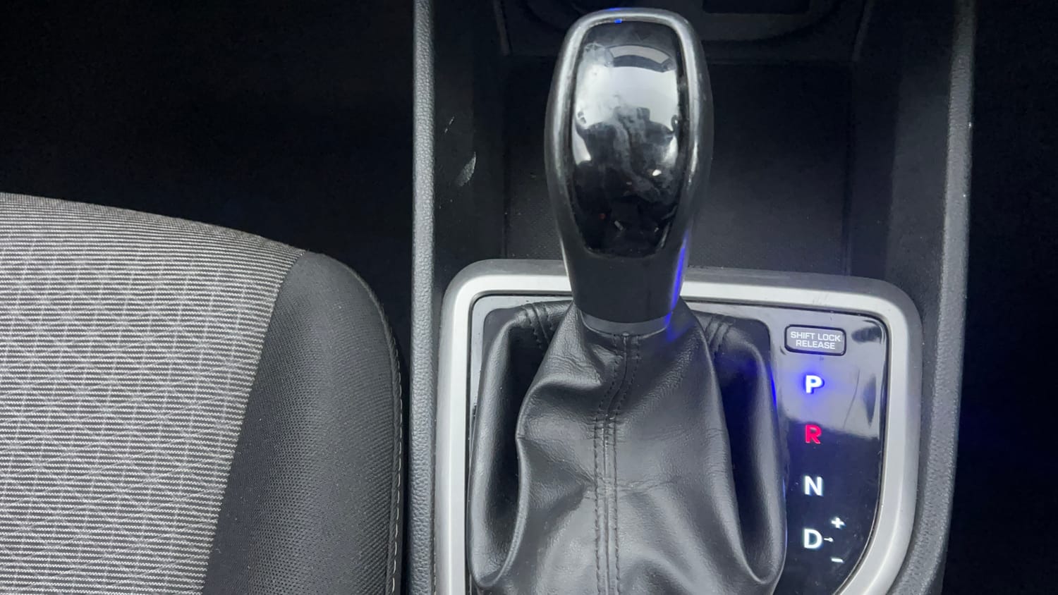 Used 2018 Hyundai Creta SX Plus 1.6 AT Petrol Petrol Automatic interior GEAR  KNOB VIEW
