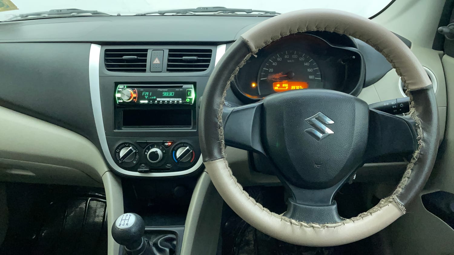 Used 2014 Maruti Suzuki Celerio VXi Petrol Manual interior STEERING VIEW