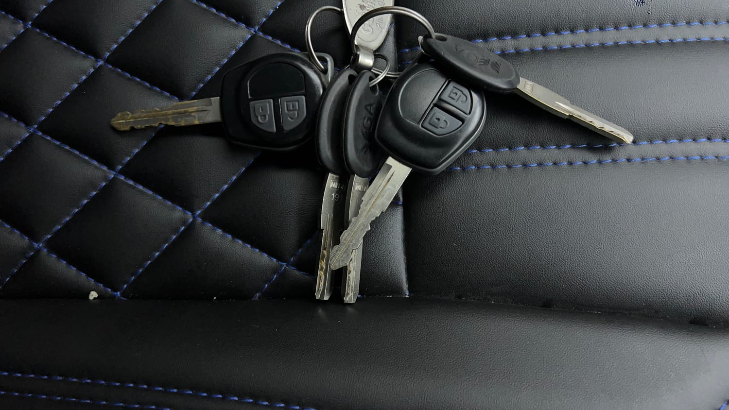 Used 2016 Maruti Suzuki Swift VXI (O) Petrol Manual extra CAR KEY VIEW