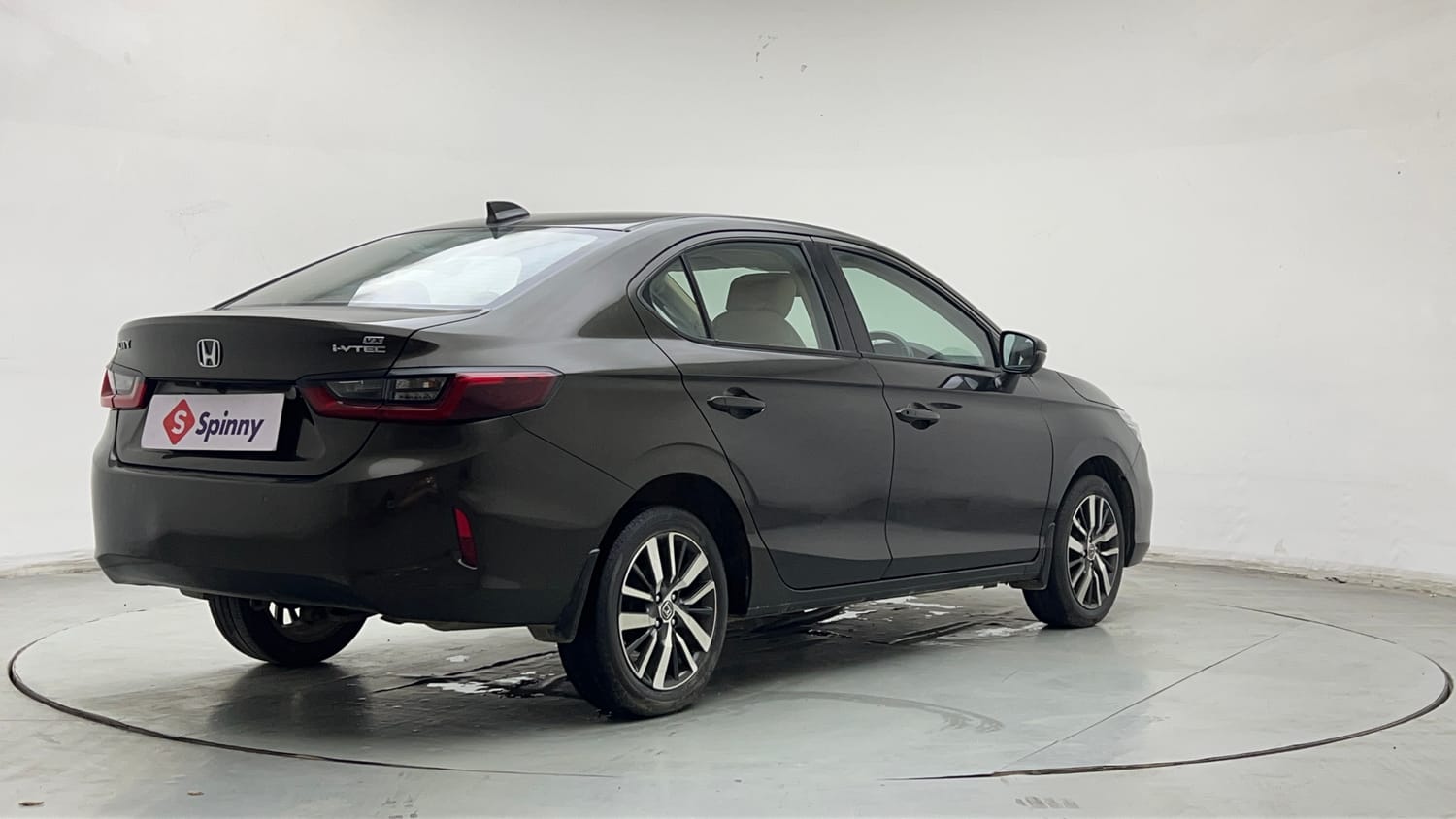 Used 2021 Honda City VX CVT Petrol Petrol Automatic exterior RIGHT REAR CORNER VIEW