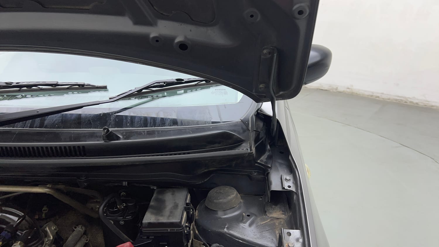 Used 2016 Maruti Suzuki Celerio VXi Petrol Manual engine ENGINE LEFT SIDE HINGE & APRON VIEW
