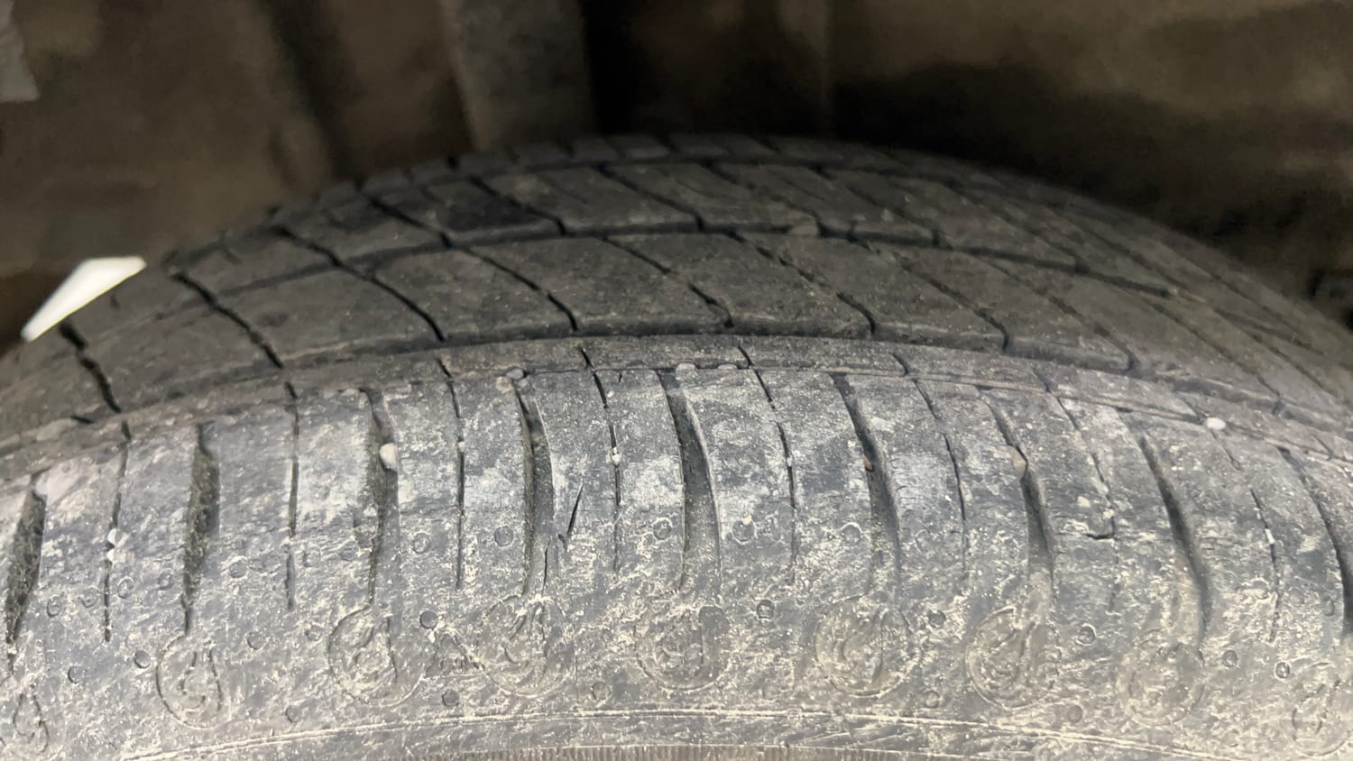 Used 2024 Tata Tiago XZA Plus iCNG Cng Automatic tyres RIGHT REAR TYRE TREAD VIEW