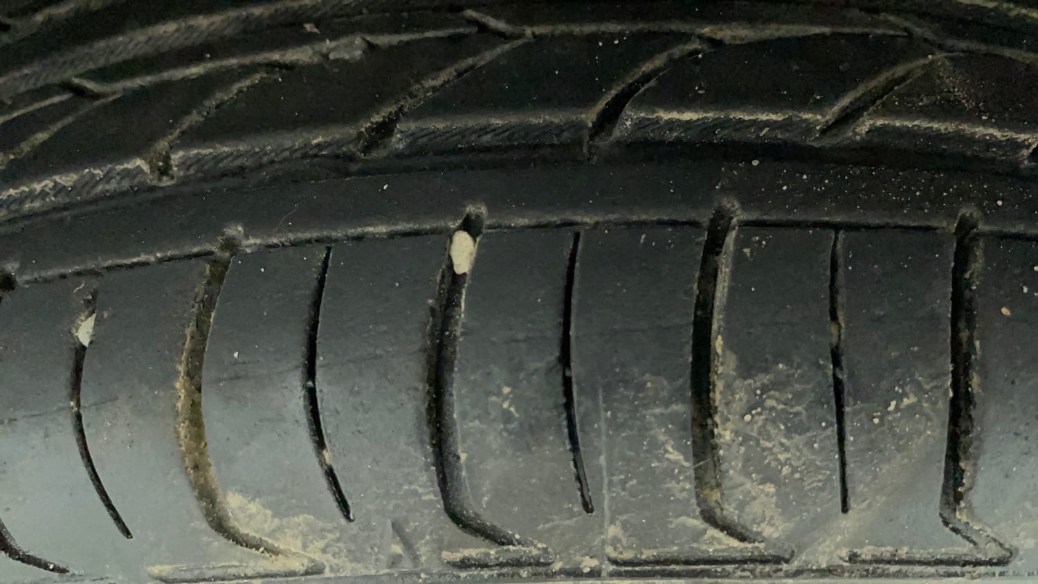 Used 2014 Maruti Suzuki Celerio VXi Petrol Manual tyres LEFT FRONT TYRE TREAD VIEW