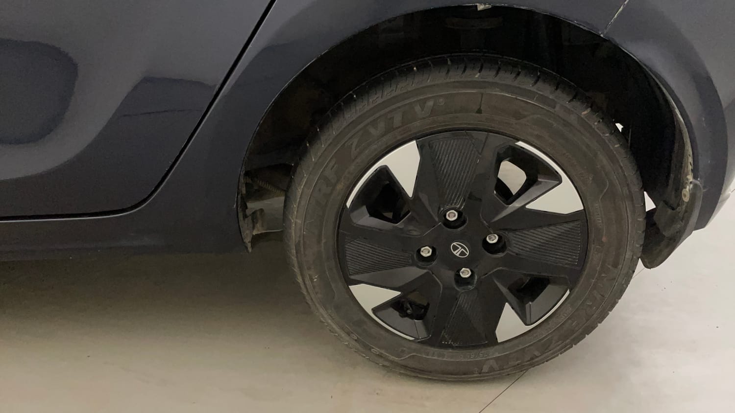 Used 2026 Tata Tiago XZA Petrol Automatic tyres LEFT REAR TYRE RIM VIEW
