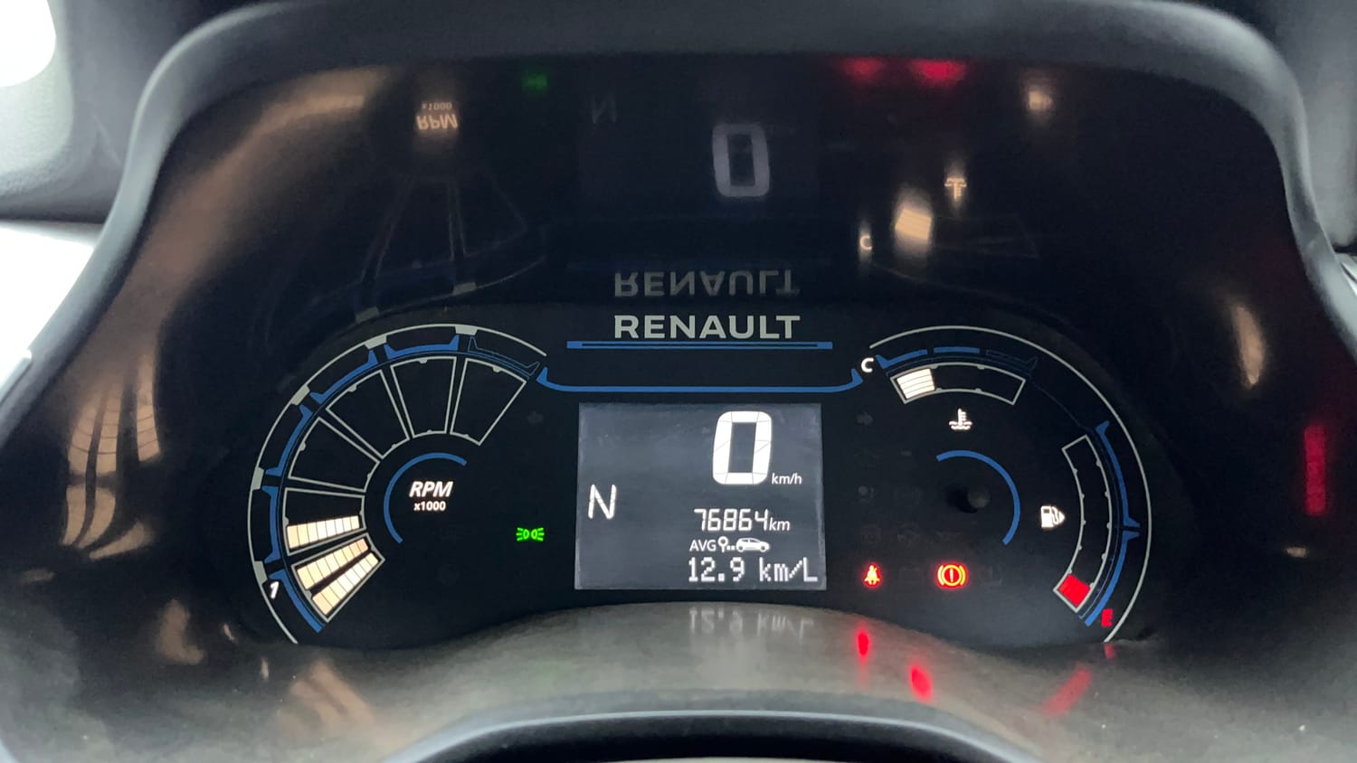 Used 2023 Renault Triber RXZ EASY-R AMT Petrol Automatic interior CLUSTERMETER VIEW