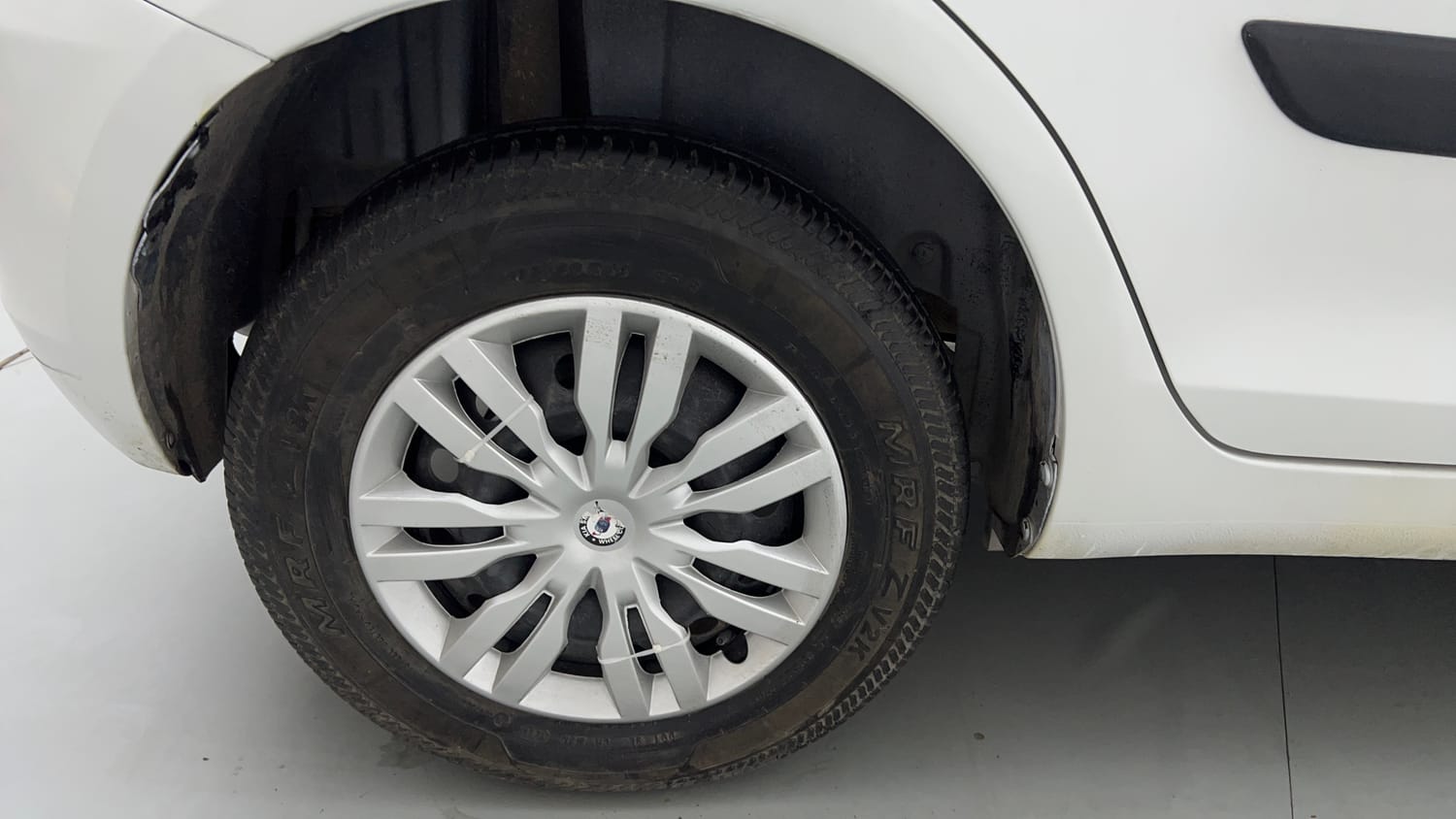 Used 2015 Maruti Suzuki Swift VXi Petrol Manual tyres RIGHT REAR TYRE RIM VIEW