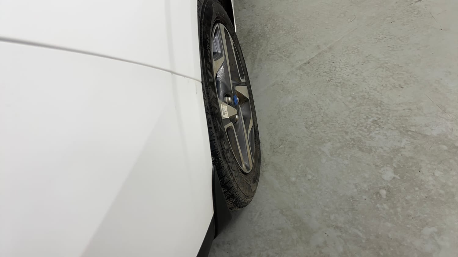 Used 2023 Hyundai Aura SX 1.2 CNG Cng Manual dents MINOR DENT