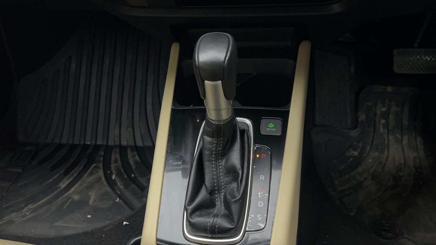 Used 2021 Honda City VX CVT Petrol Petrol Automatic interior GEAR  KNOB VIEW