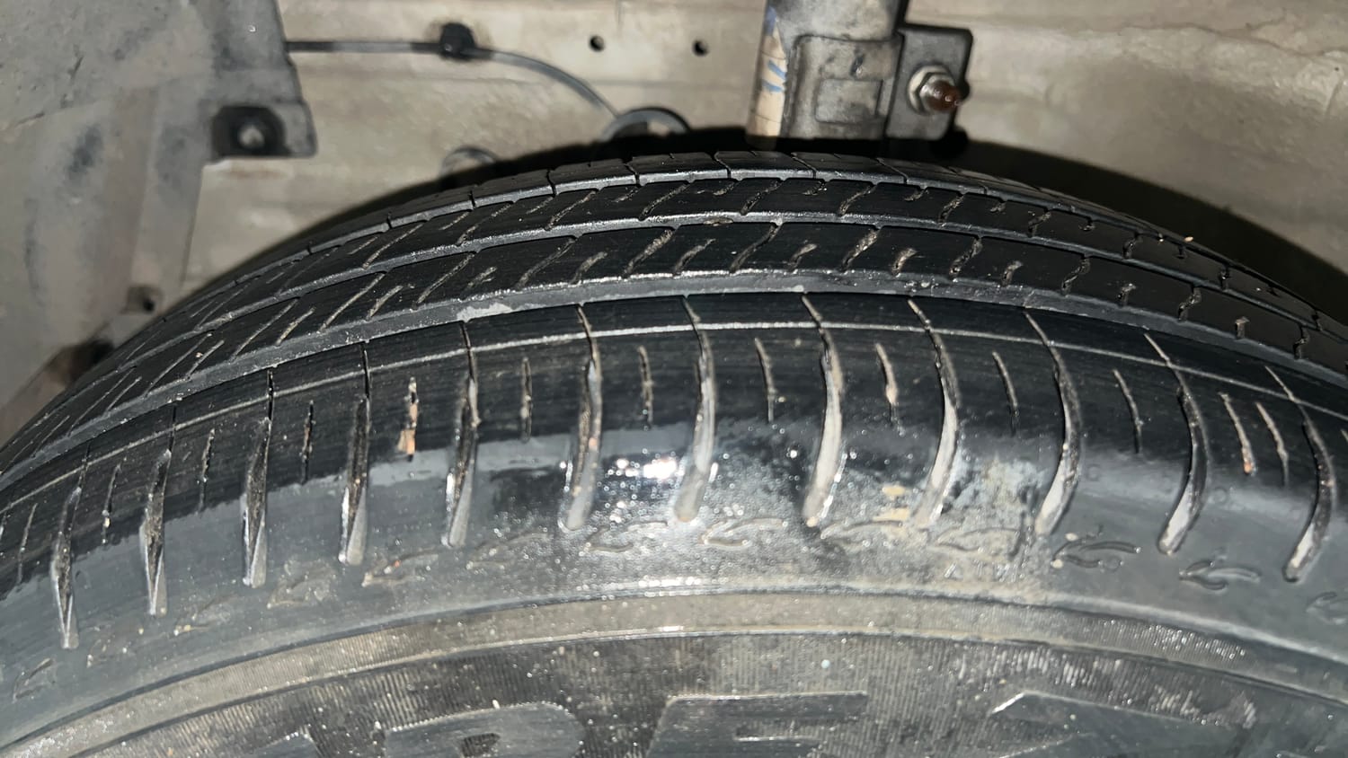 Used 2017 Maruti Suzuki Swift Dzire VDI (O) Diesel Manual tyres LEFT FRONT TYRE TREAD VIEW