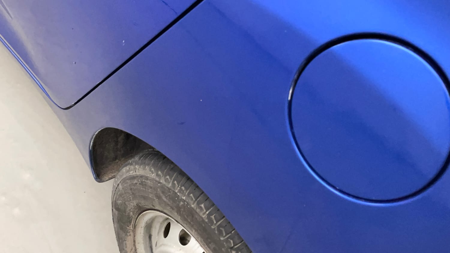 Used 2013 Hyundai Eon Era + Petrol Manual dents MINOR DENT