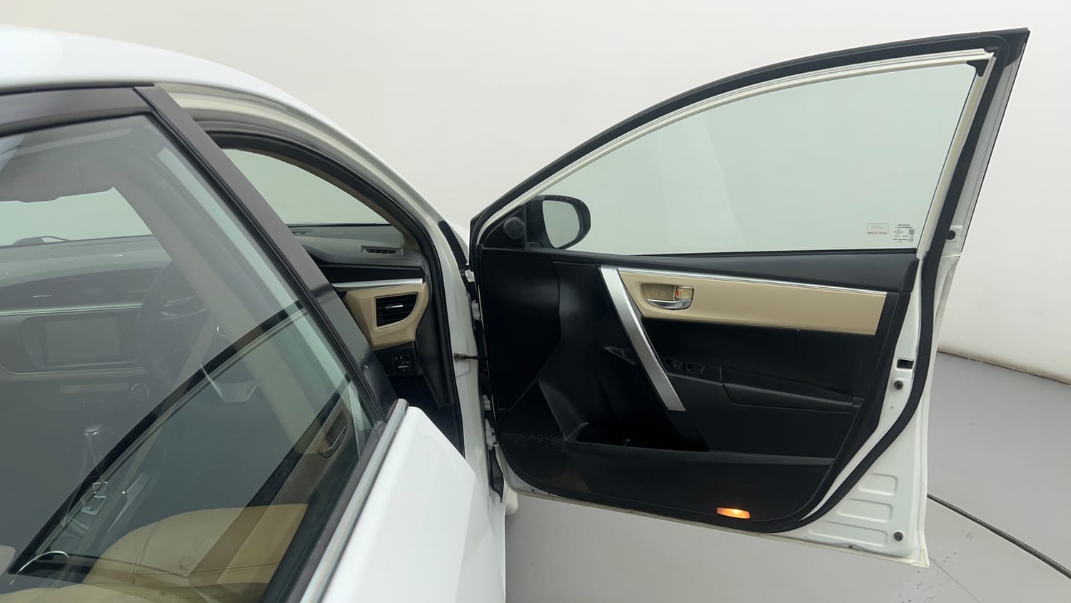Used 2015 Toyota Corolla Altis VL AT Petrol Petrol Automatic interior RIGHT FRONT DOOR OPEN VIEW