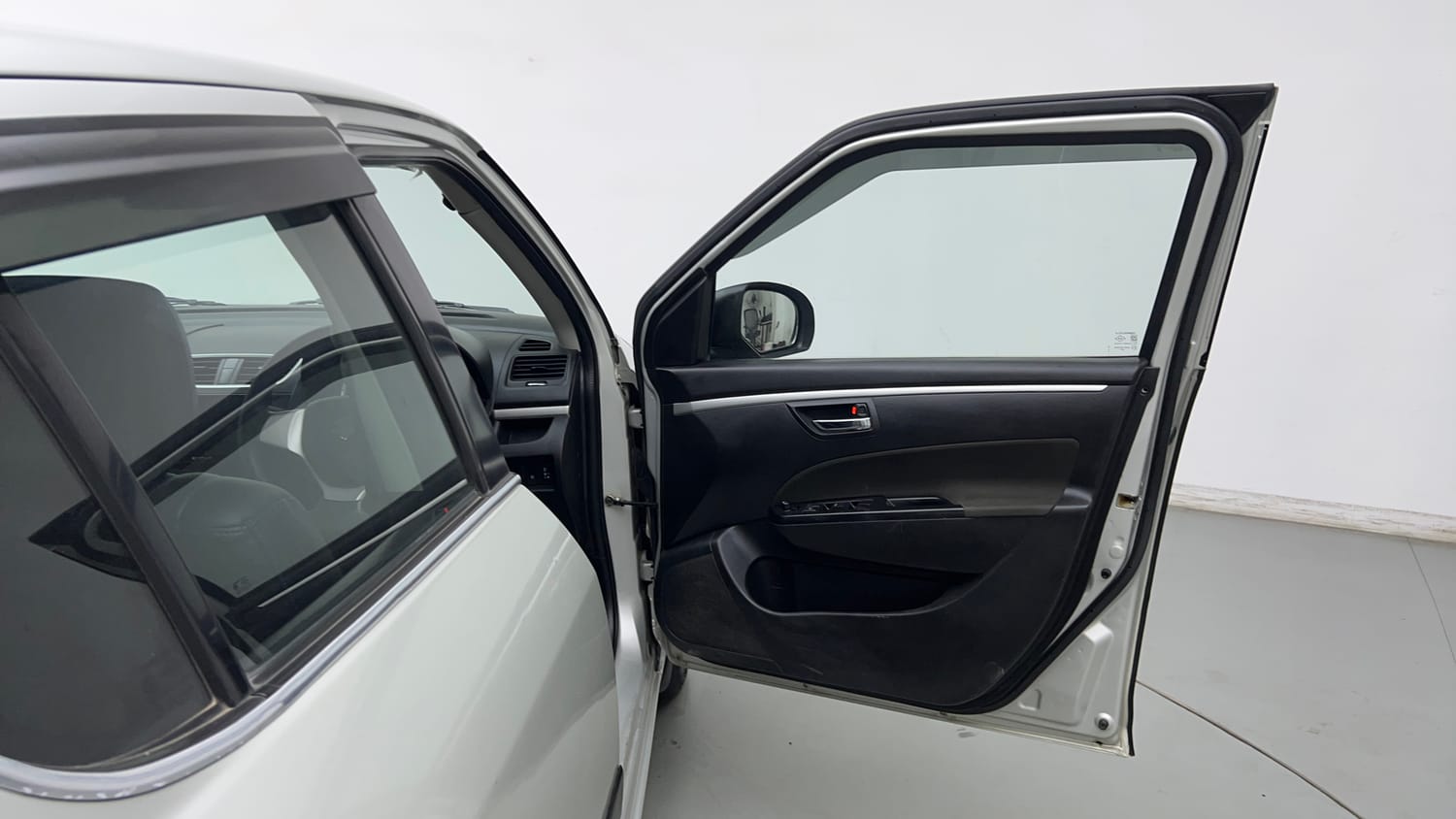Used 2016 Maruti Suzuki Swift VXI (O) Petrol Manual interior RIGHT FRONT DOOR OPEN VIEW