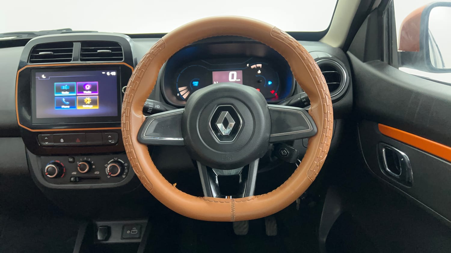 Used 2022 Renault Kwid CLIMBER 1.0 AMT (O) Dual Tone Petrol Automatic interior STEERING VIEW