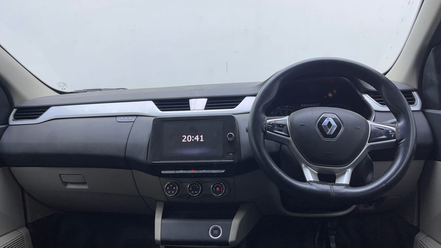 Used 2023 Renault Triber RXZ EASY-R AMT Petrol Automatic interior DASHBOARD VIEW