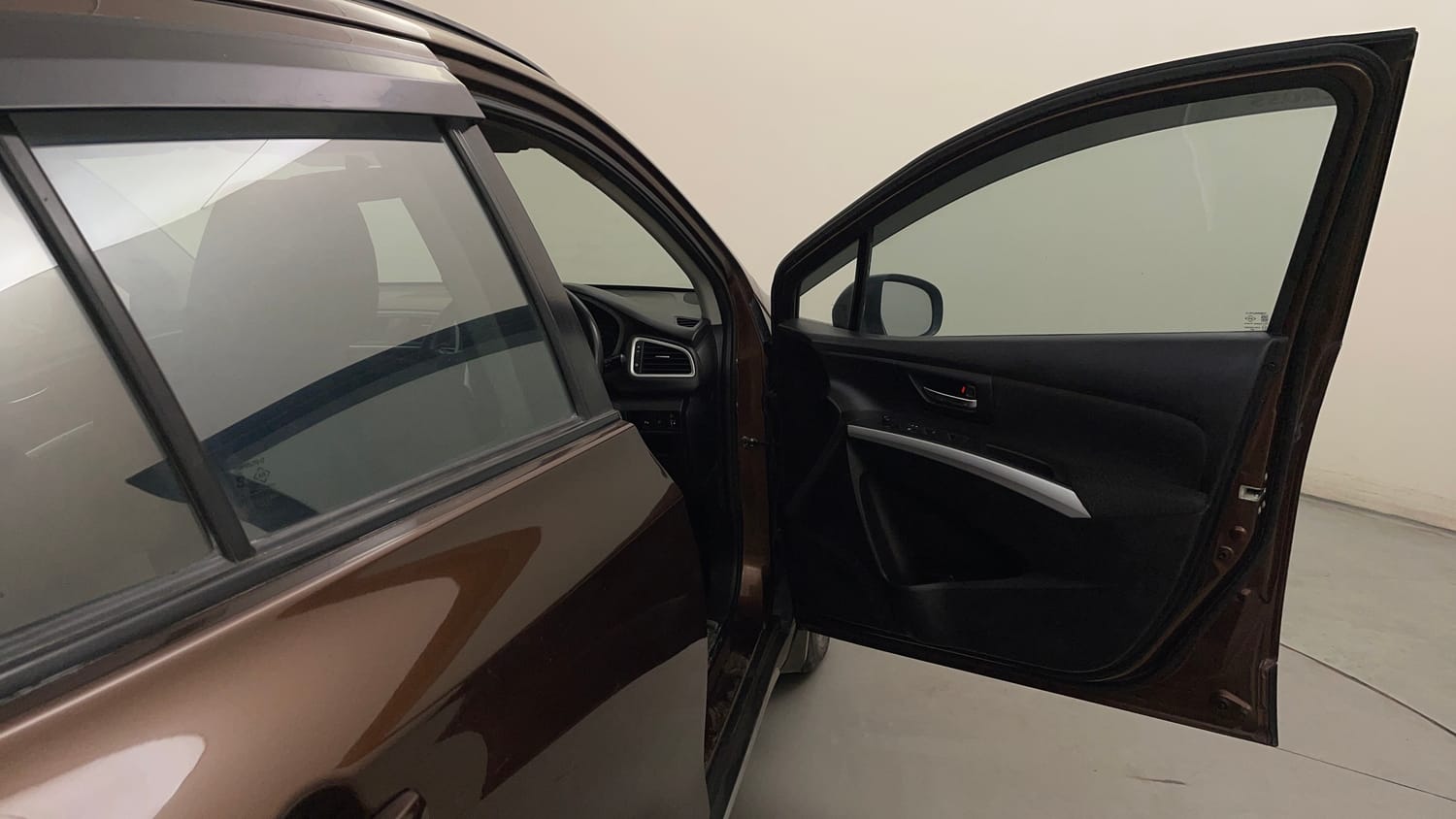 Used 2016 Maruti Suzuki S-Cross Zeta 1.3 Diesel Manual interior RIGHT FRONT DOOR OPEN VIEW