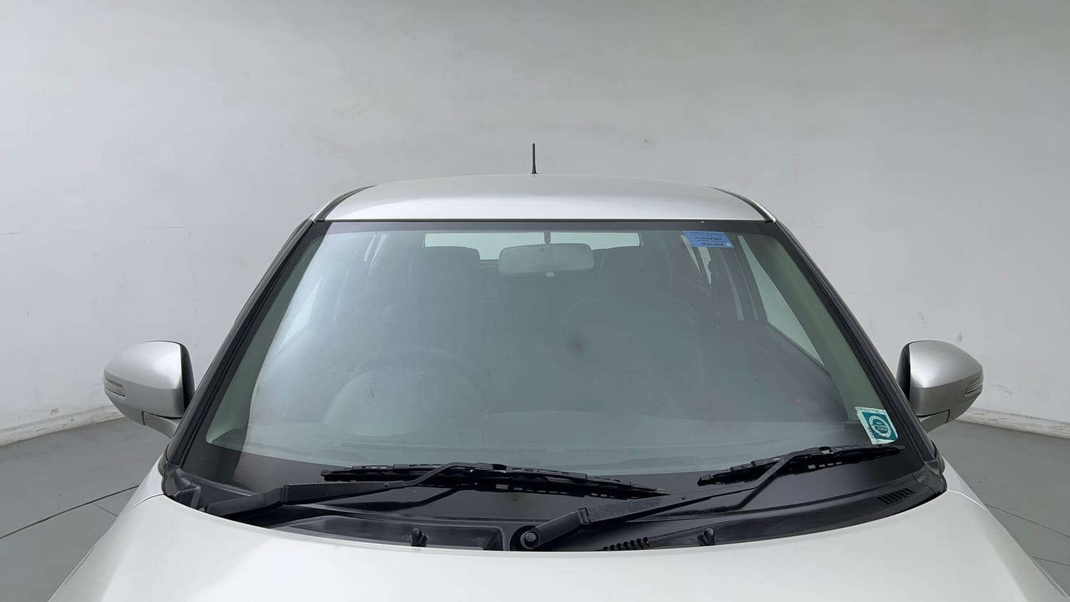 Used 2016 Maruti Suzuki Swift VXI (O) Petrol Manual exterior FRONT WINDSHIELD VIEW