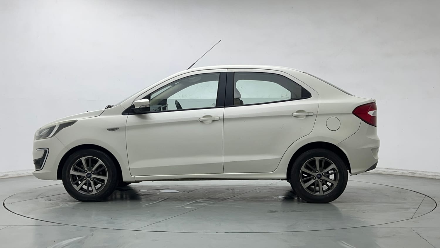 Used 2021 Ford Figo Aspire Titanium Plus 1.2 Ti-VCT Petrol Manual exterior LEFT SIDE VIEW