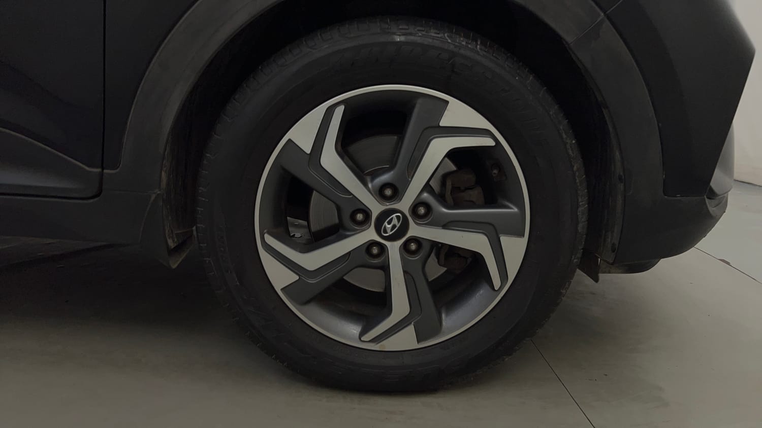Used 2019 Hyundai Creta SX 1.6 AT Petrol Petrol Automatic tyres RIGHT FRONT TYRE RIM VIEW