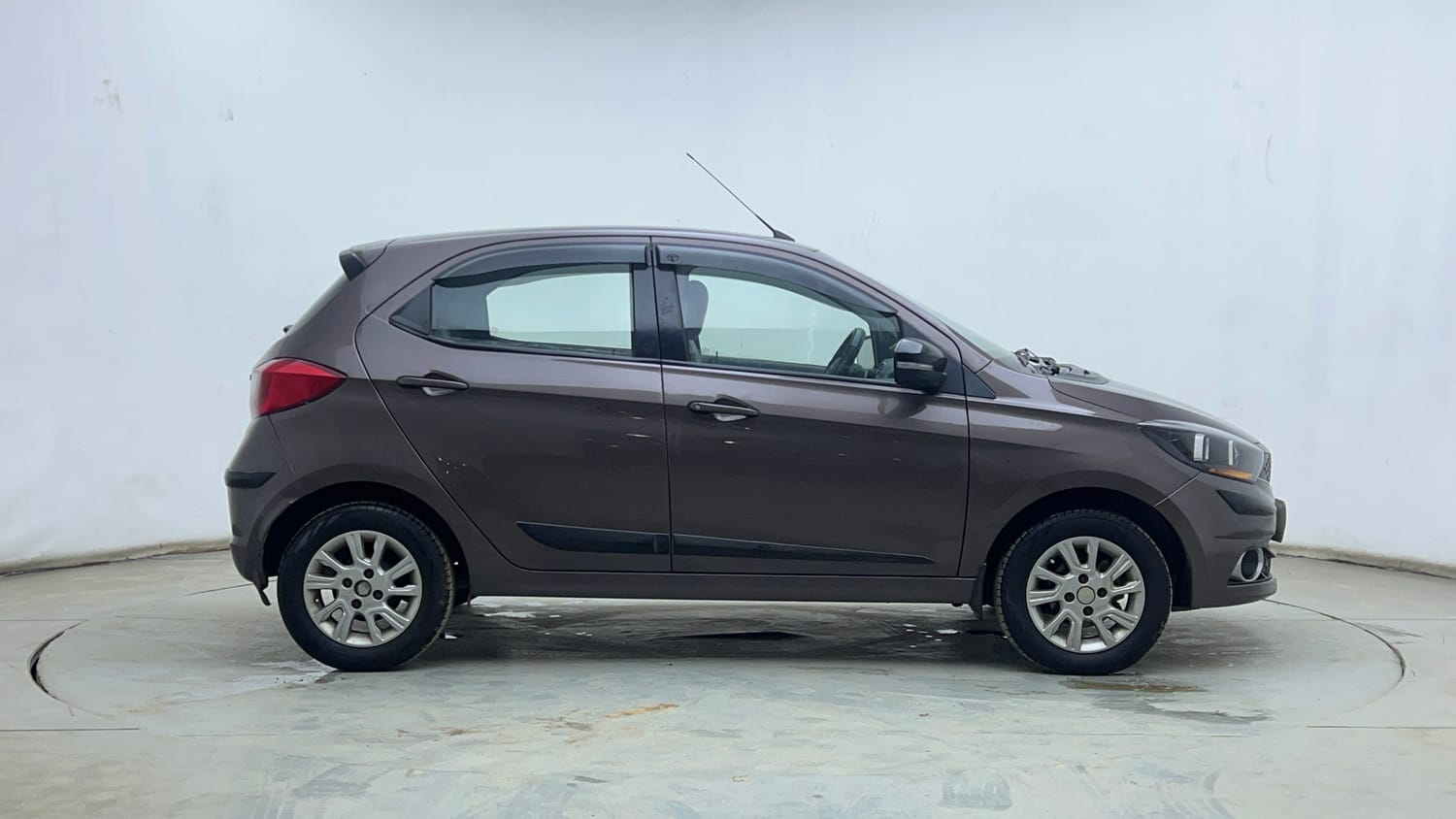 Used 2018 Tata Tiago Revotron XZA Petrol Automatic exterior RIGHT SIDE VIEW