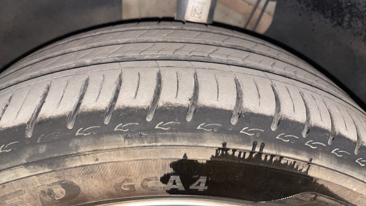 Used 2023 Volkswagen Virtus Highline 1.0 TSI MT Petrol Manual tyres LEFT FRONT TYRE TREAD VIEW
