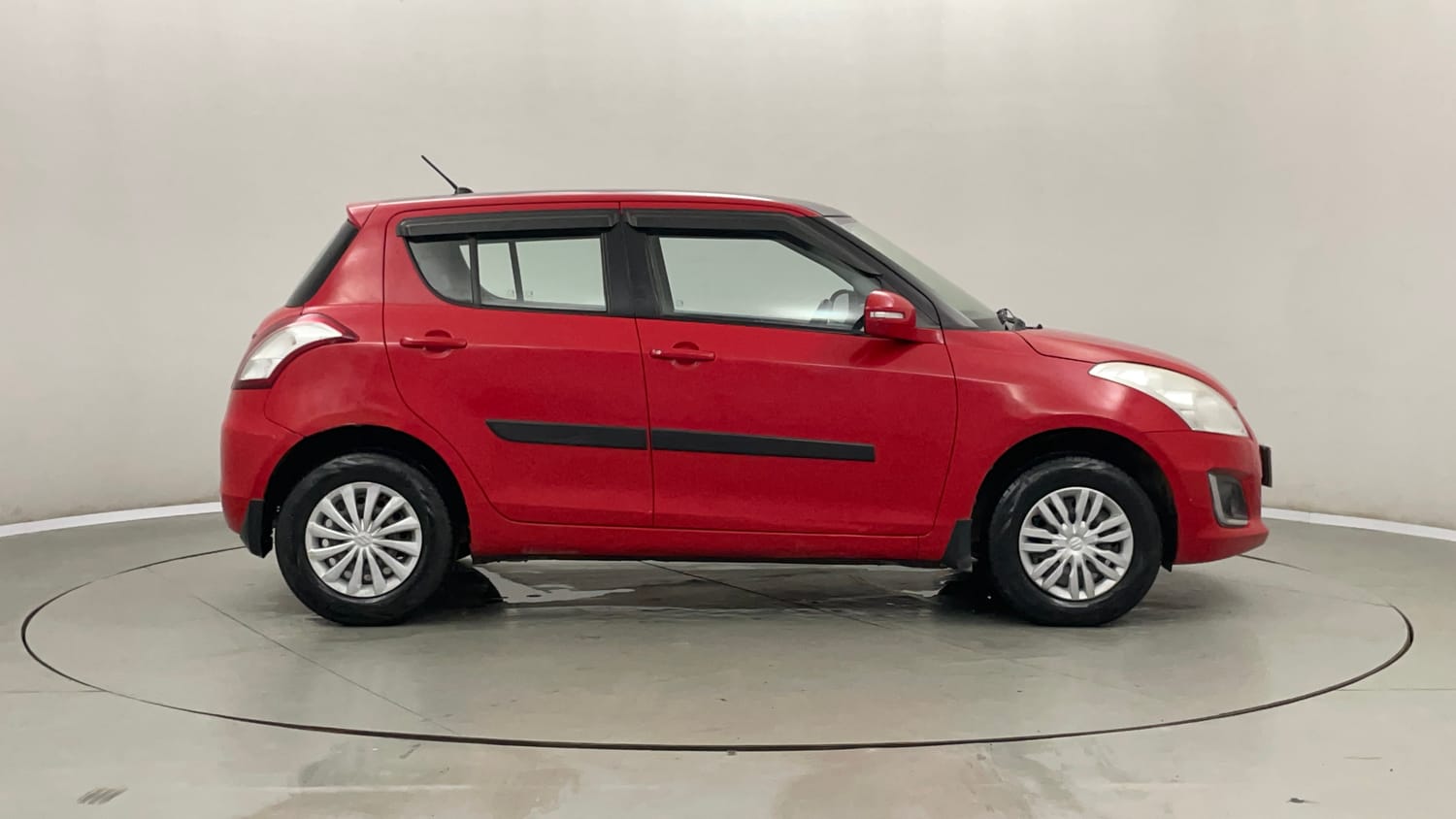 Used 2015 Maruti Suzuki Swift VXi Petrol Manual exterior RIGHT SIDE VIEW
