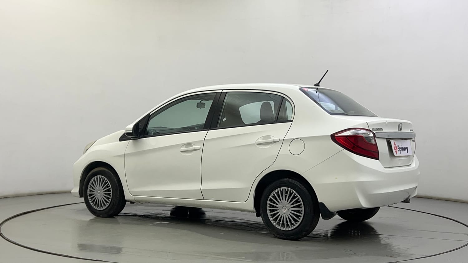 Used 2016 Honda Amaze 1.2 SX i-VTEC Petrol Manual exterior LEFT REAR CORNER VIEW