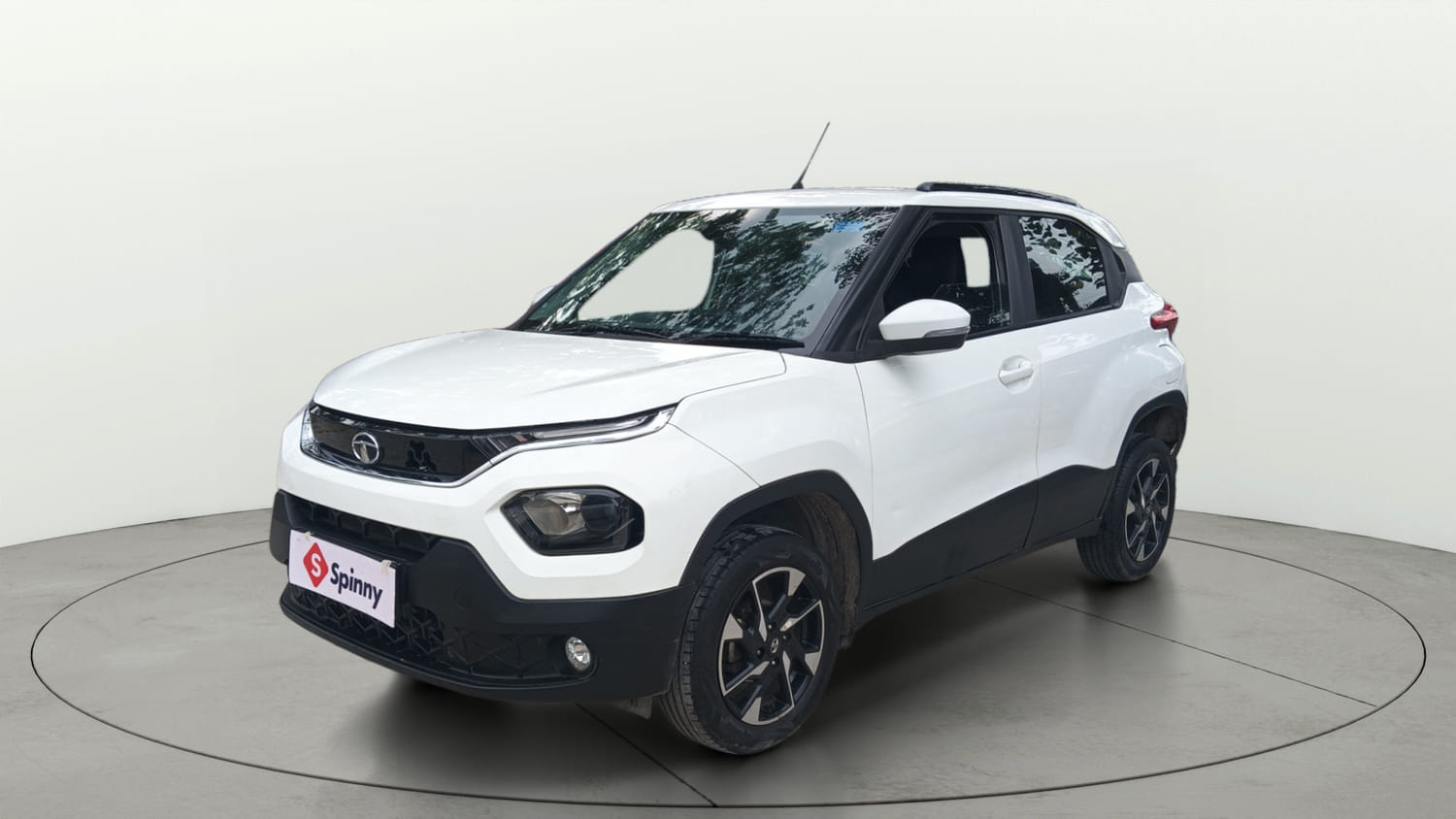 Used 2022 Tata Punch Creative MT Petrol Manual exterior LEFT FRONT CORNER VIEW