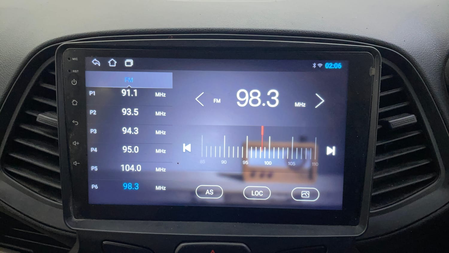 Used 2020 Hyundai Santro Sportz Petrol Manual top_features Integrated (in-dash) music system