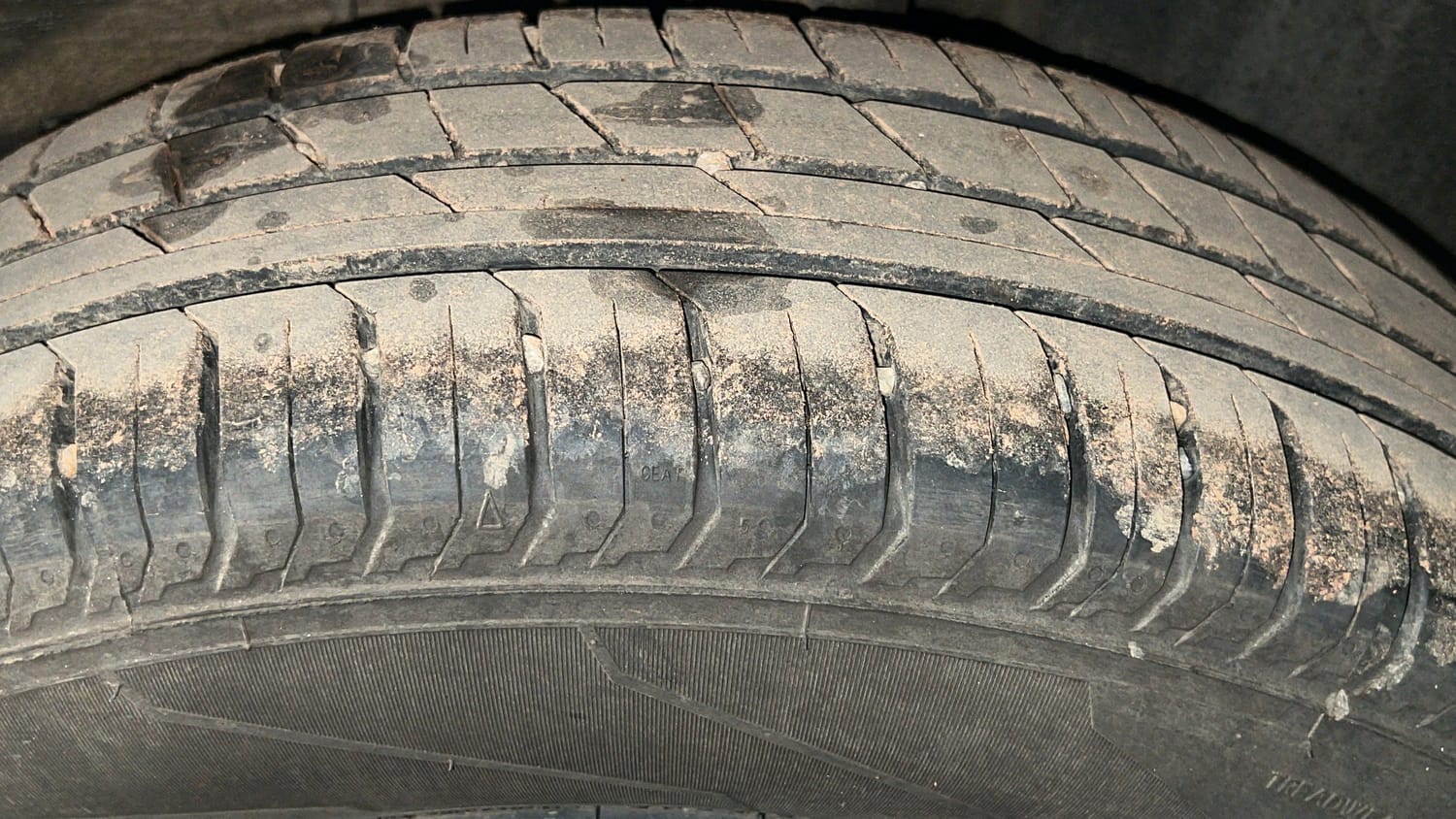 Used 2024 Tata Punch Pure MT Petrol Manual tyres LEFT REAR TYRE TREAD VIEW