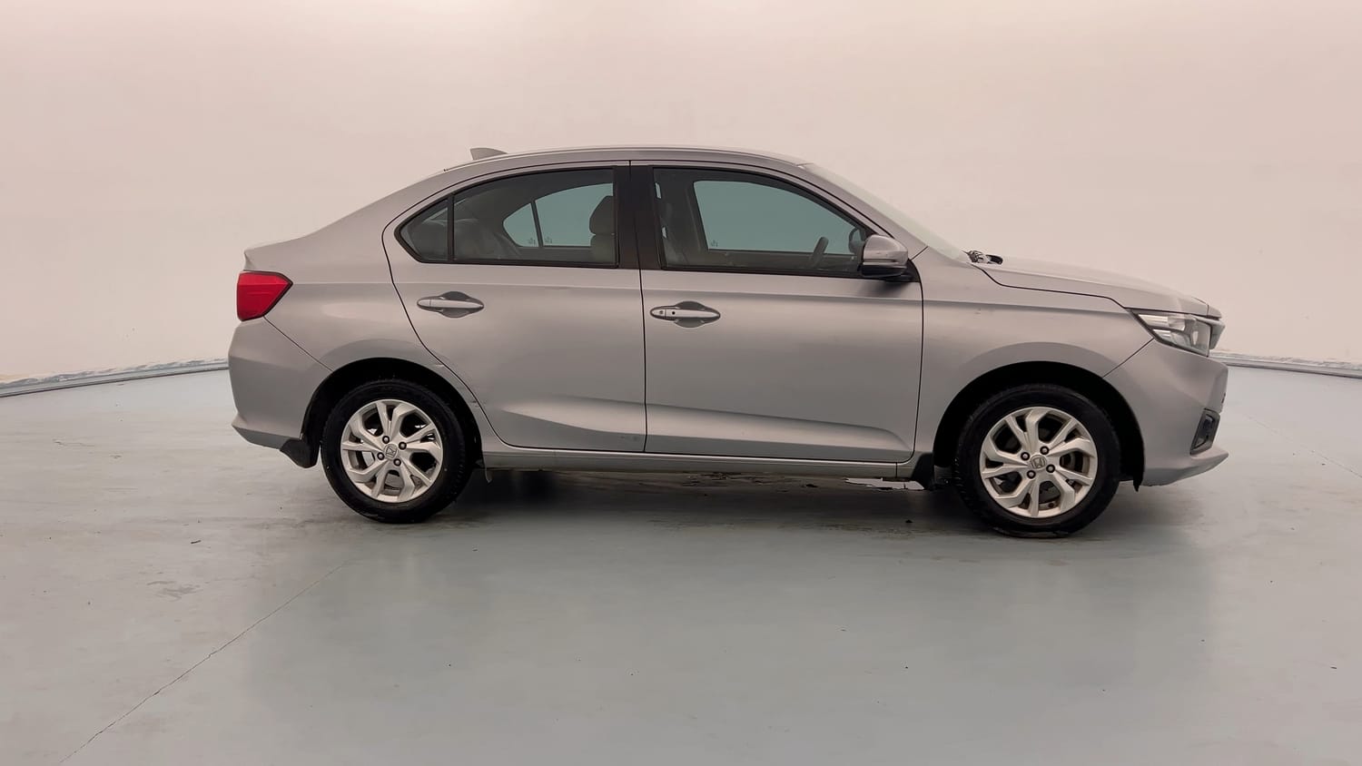Used 2021 Honda Amaze 1.2 V MT Petrol Petrol Manual exterior RIGHT SIDE VIEW