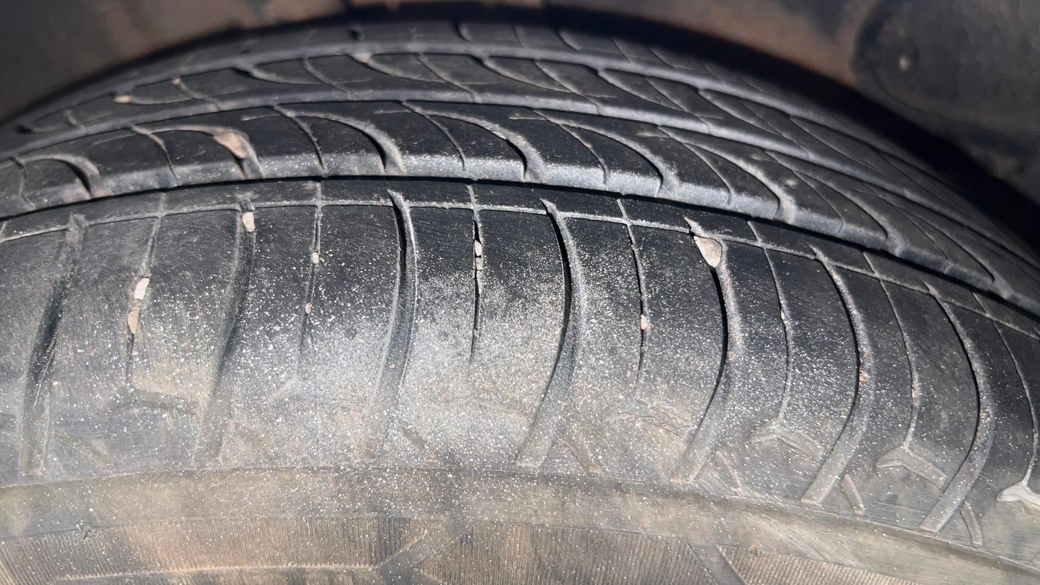 Used 2020 Tata Tiago XZA Plus Dual Tone Petrol Automatic tyres RIGHT REAR TYRE TREAD VIEW