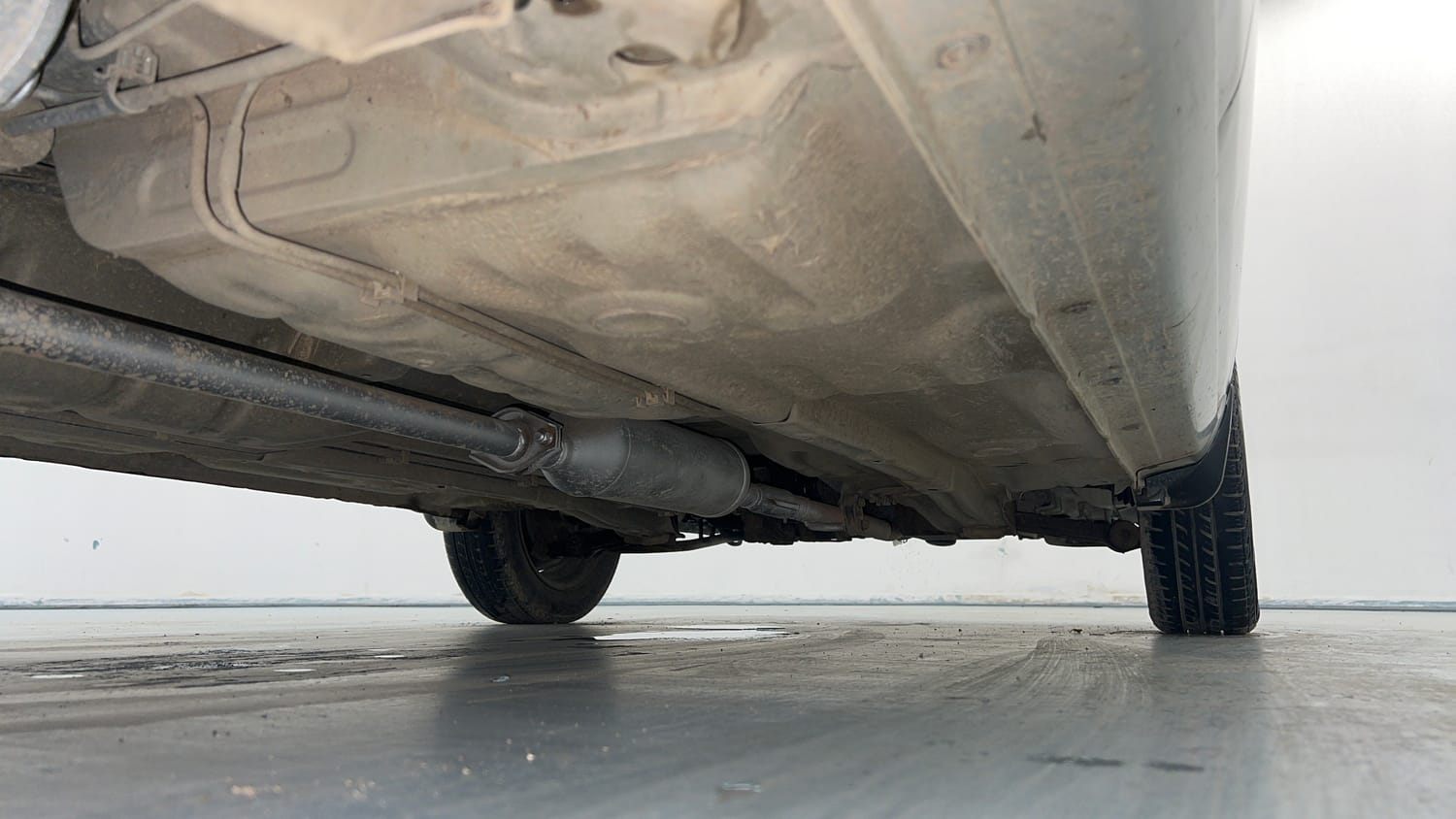 Used 2013 Maruti Suzuki Alto K10 LXi Petrol Manual extra REAR RIGHT UNDERBODY VIEW