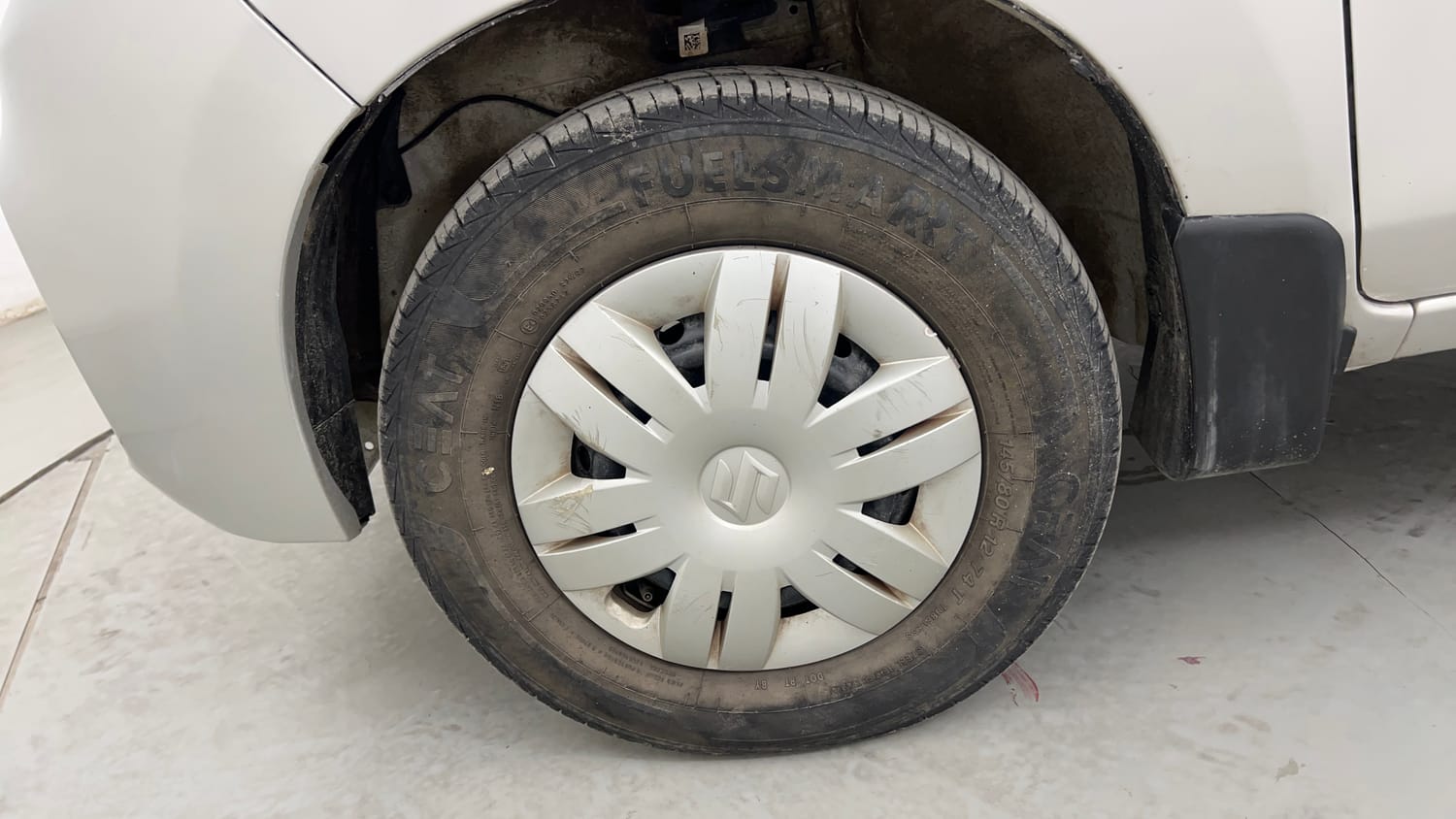 Used 2023 Maruti Suzuki Alto 800 VXi Petrol Manual tyres LEFT FRONT TYRE RIM VIEW