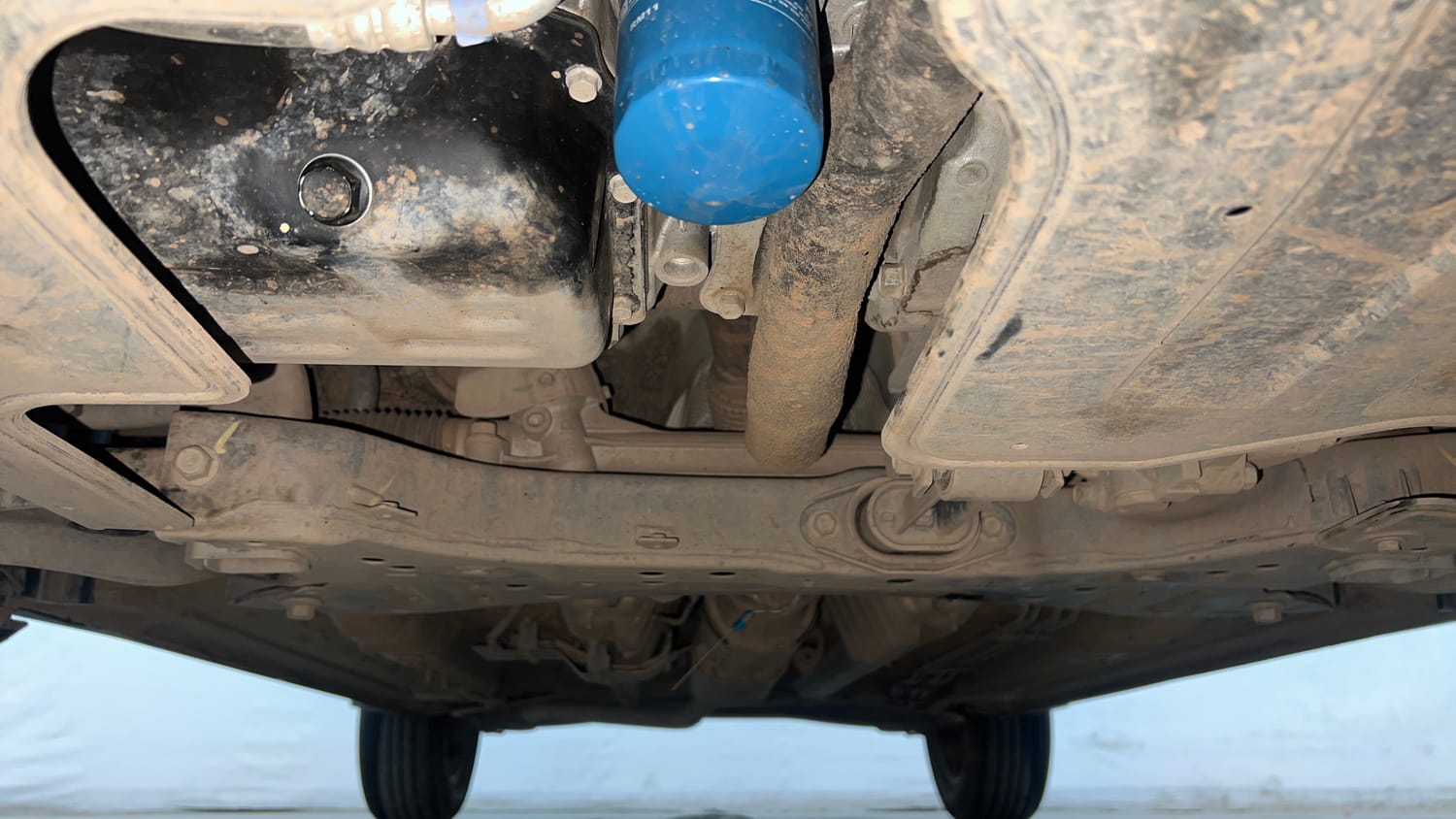 Used 2023 Kia Sonet HTX 1.0 DCT Petrol Automatic extra FRONT LEFT UNDERBODY VIEW
