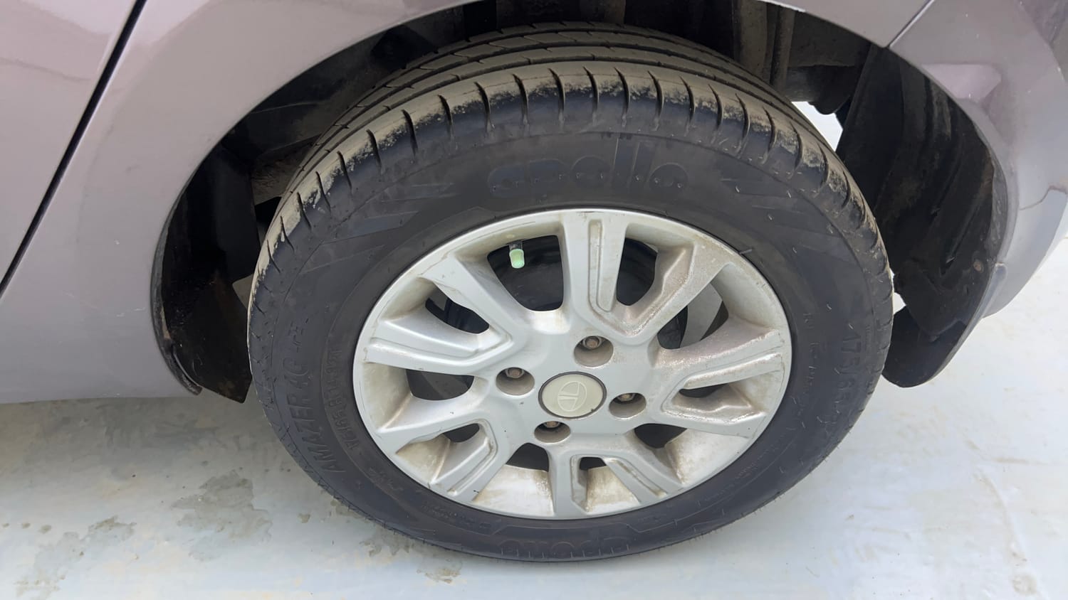 Used 2018 Tata Tiago Revotron XZA Petrol Automatic tyres LEFT REAR TYRE RIM VIEW