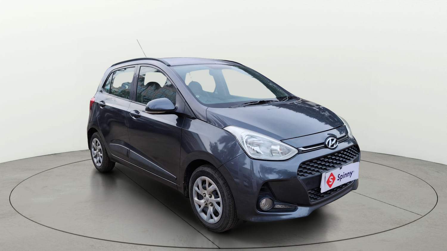 Used 2017 Hyundai Grand i10 Sportz (O) 1.2 Kappa VTVT Petrol Manual exterior RIGHT FRONT CORNER VIEW