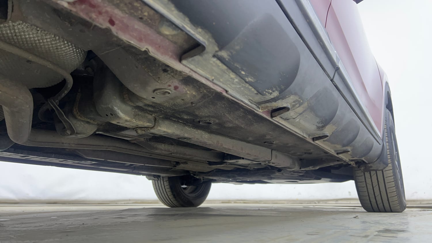 Used 2022 Hyundai Venue SX (O) 1.5 CRDi Diesel Manual extra REAR RIGHT UNDERBODY VIEW