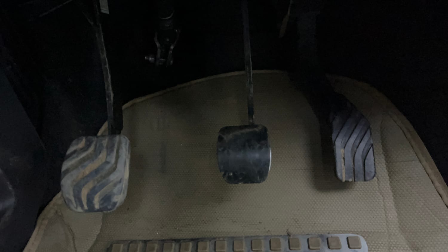 Used 2015 Renault Kwid RXT Petrol Manual interior PEDALS VIEW