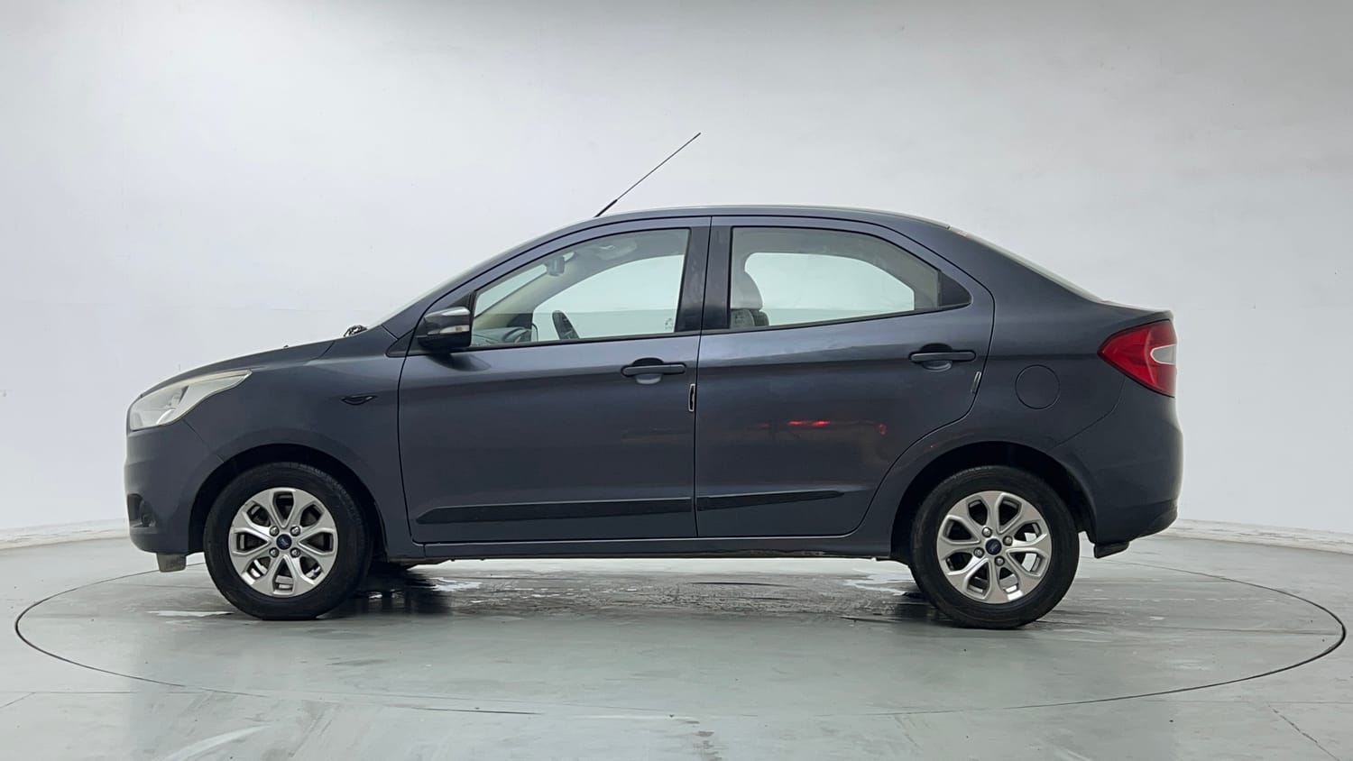 Used 2018 Ford Figo Aspire Titanium 1.2 Ti-VCT Petrol Manual exterior LEFT SIDE VIEW