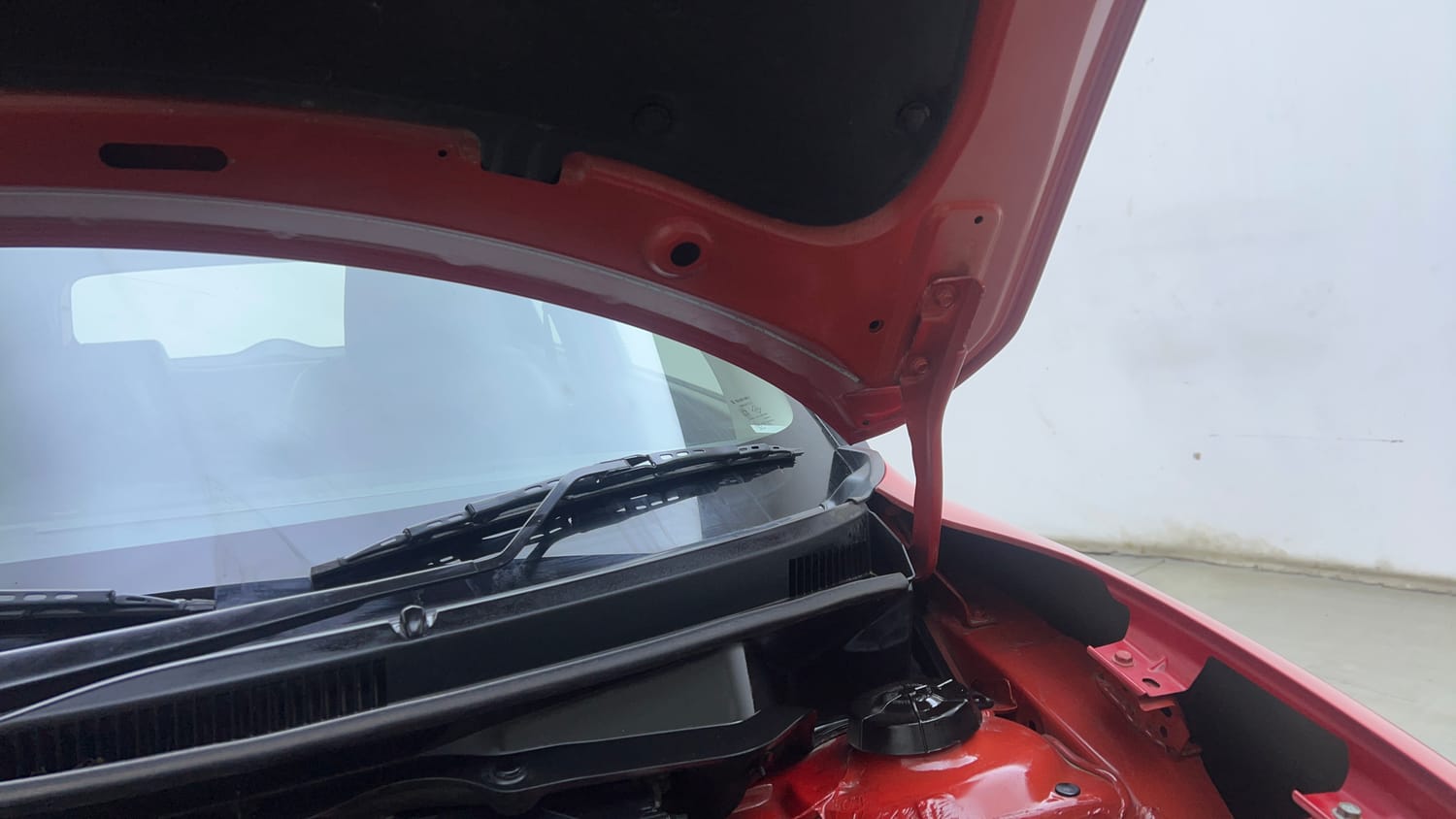 Used 2019 Maruti Suzuki Swift VDi Diesel Manual engine ENGINE LEFT SIDE HINGE & APRON VIEW