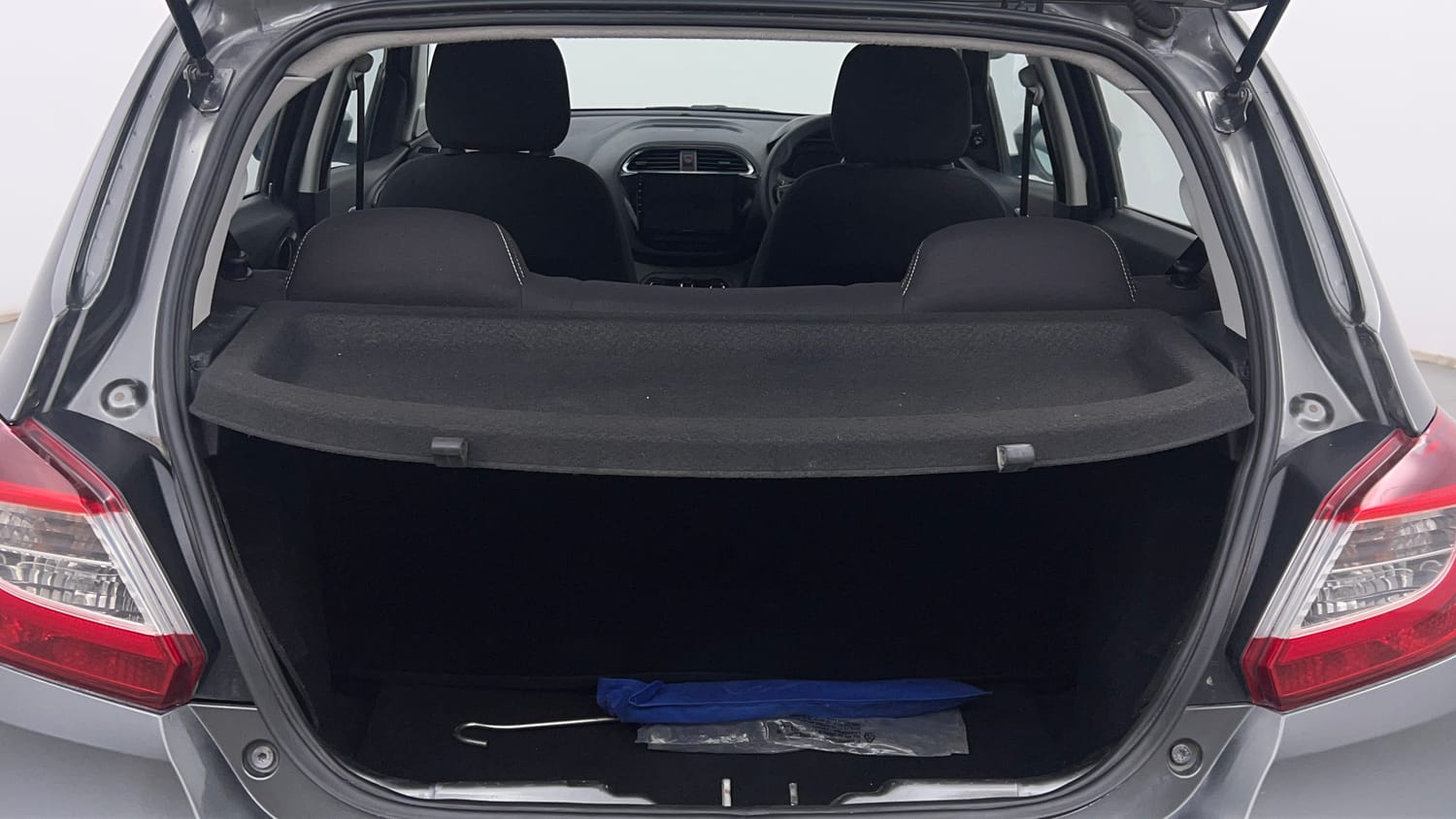 Used 2020 Tata Tiago XT Petrol Manual interior DICKY INSIDE VIEW