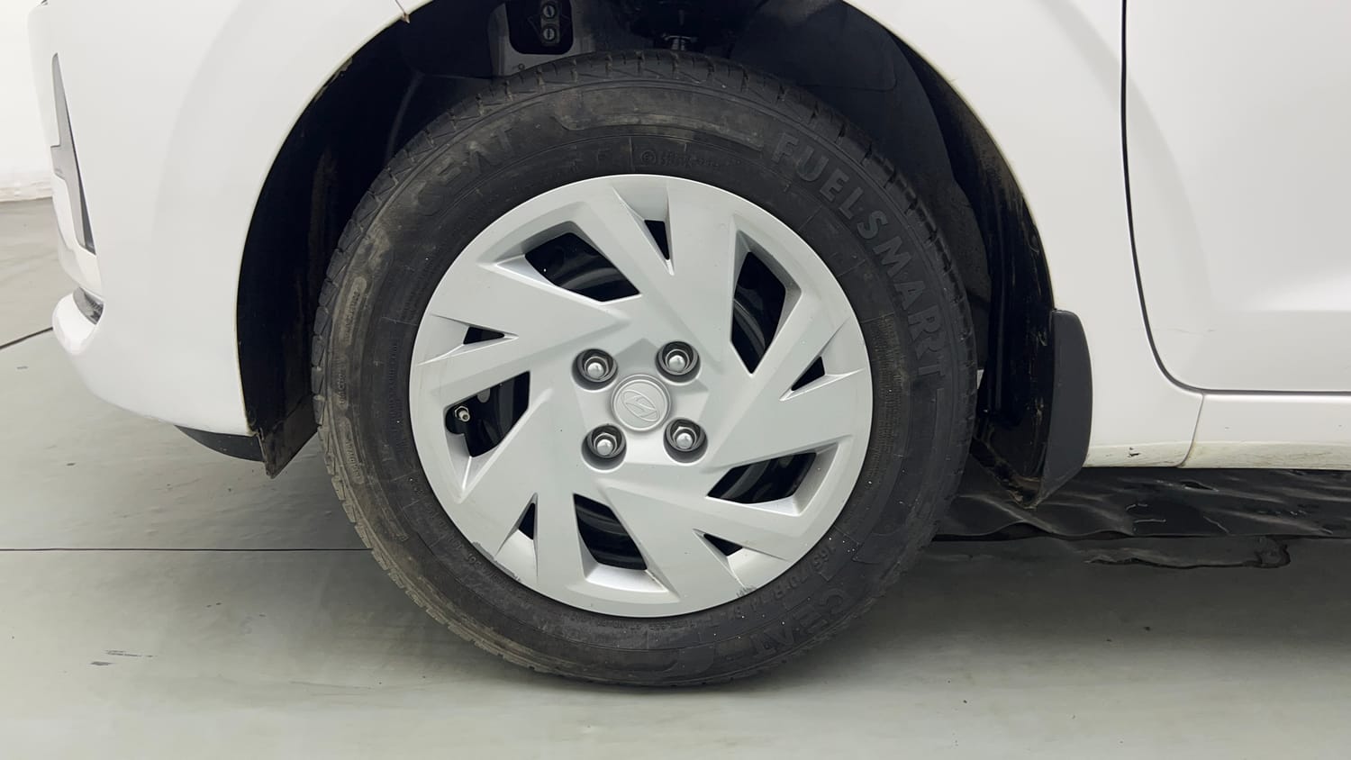 Used 2026 Hyundai Grand i10 Nios Magna 1.2 Kappa Petrol Manual tyres LEFT FRONT TYRE RIM VIEW
