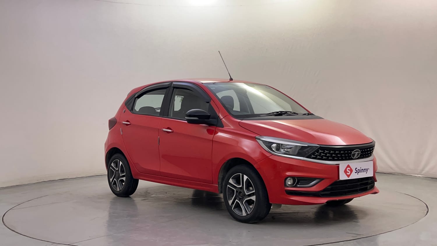 Used 2023 Tata Tiago XZA Plus Petrol Automatic exterior RIGHT FRONT CORNER VIEW