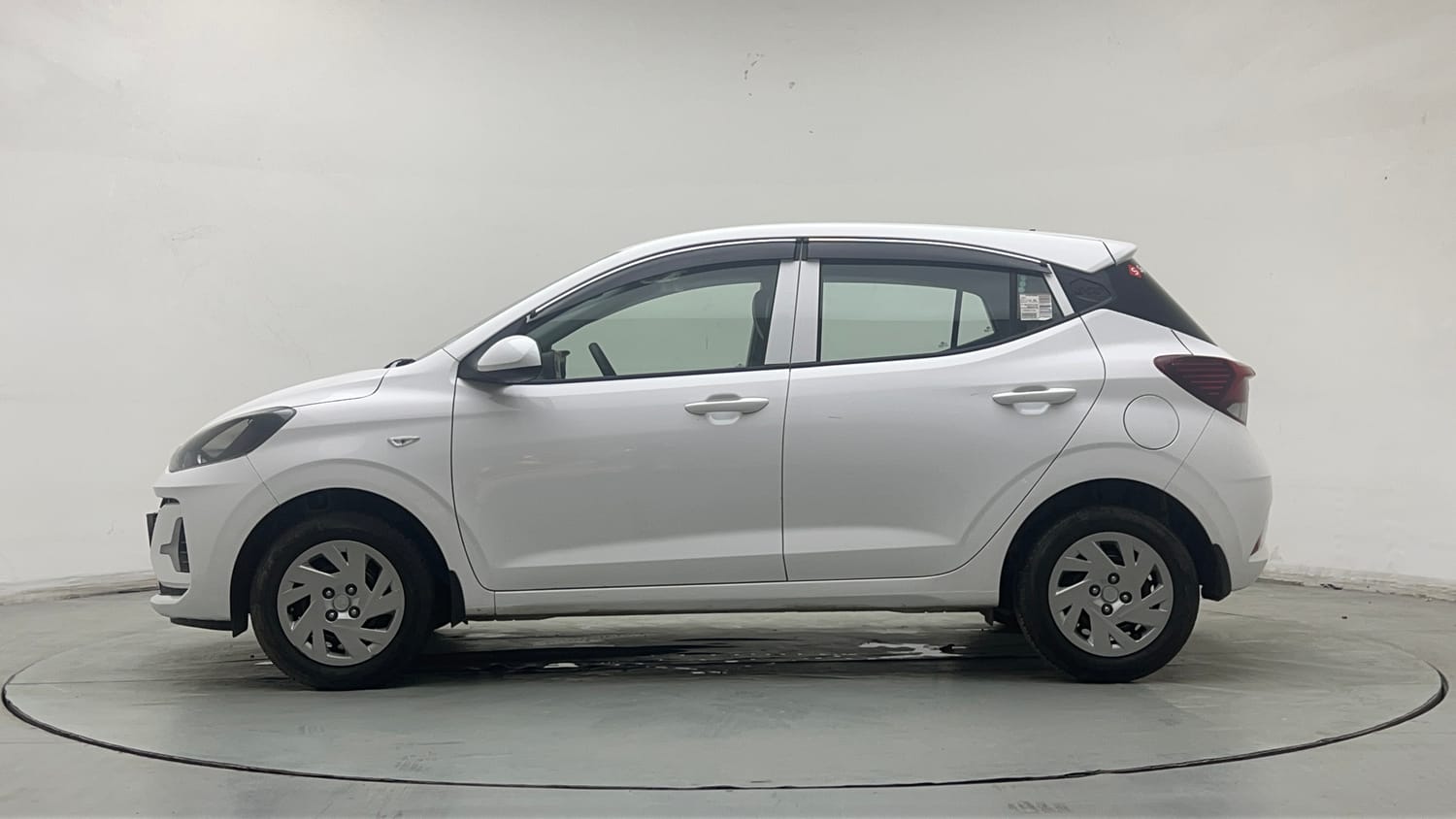 Used 2026 Hyundai Grand i10 Nios Magna 1.2 Kappa Petrol Manual exterior LEFT SIDE VIEW
