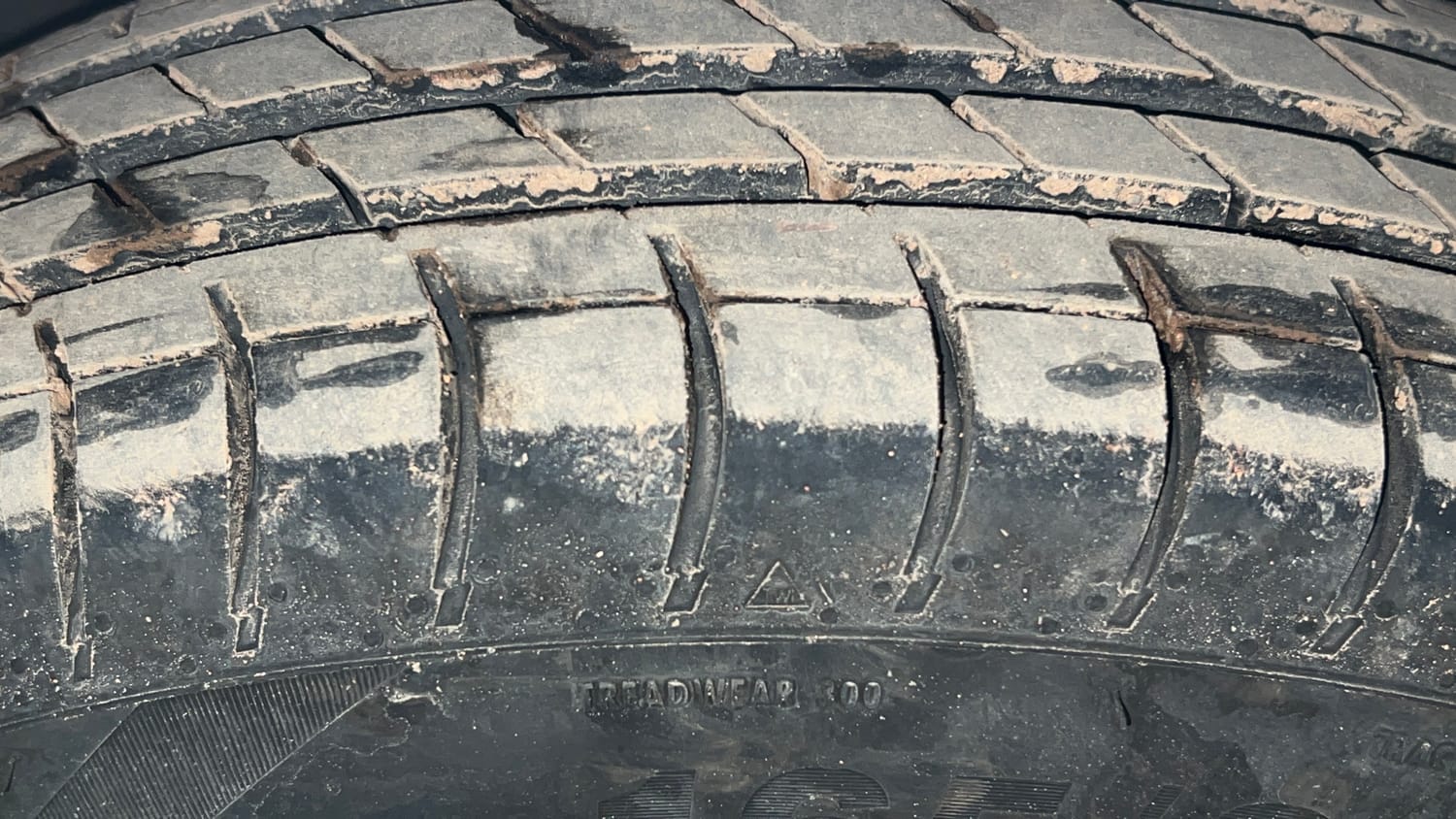 Used 2013 Maruti Suzuki Swift VXi Petrol Manual tyres LEFT FRONT TYRE TREAD VIEW