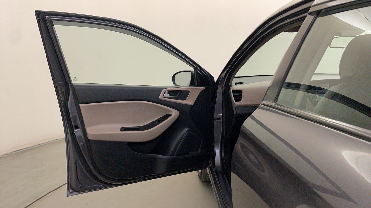 Used 2017 Hyundai Elite i20 Asta 1.2 Petrol Manual interior LEFT FRONT DOOR OPEN VIEW