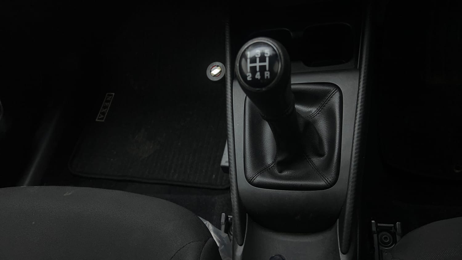 Used 2022 Maruti Suzuki Baleno Delta MT Petrol Manual interior GEAR  KNOB VIEW